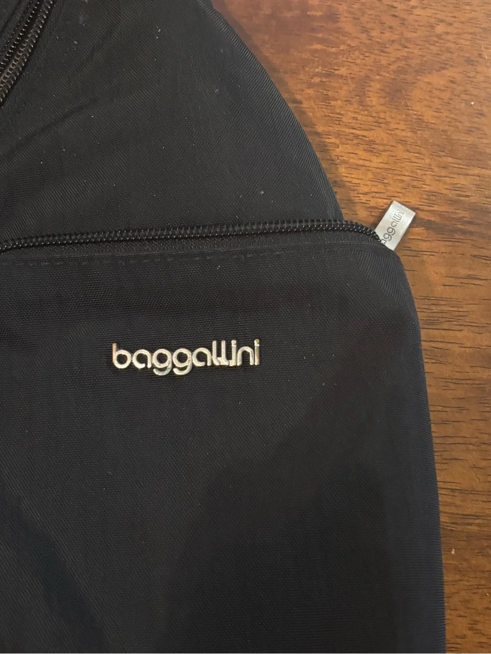 Baggallini black mini